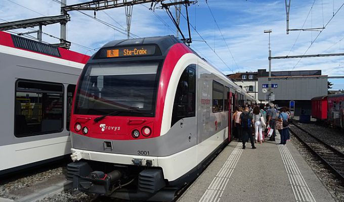 Porwanie pociągu w Szwajcarii. Mężczyzna z siekierą porwał 14 pasażerów i maszynistę