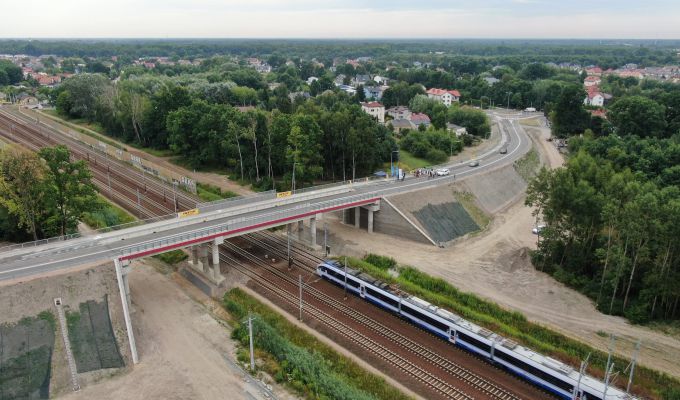 Rail Baltica – wiadukt w Kobyłce zwiększa bezpieczeństwo