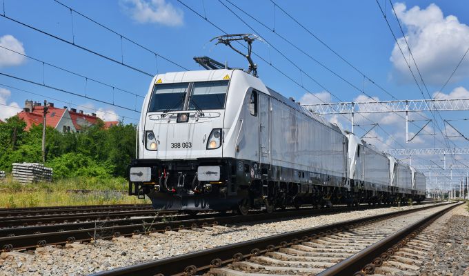 PCC Intermodal SA włącza do eksploatacji lokomotywy elektryczne Traxx od Alstom   