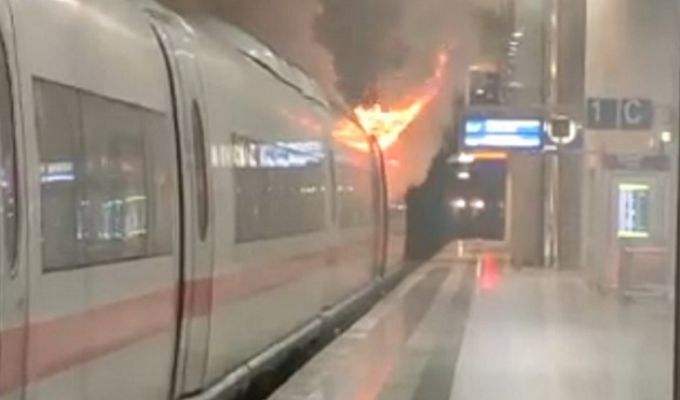 Pożar w pociągu ICE - kilka godzin zamknięcia stacji Kolonia / Bonn Airport