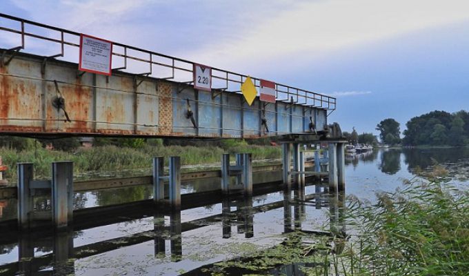 Remont obrotowego mostu kolejowego na rzece Szkarpawie w Rybinie