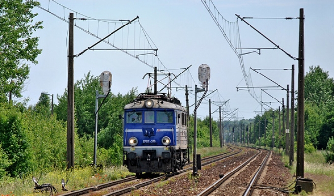 PKP Intercity sprzedaje 9 lokomotyw