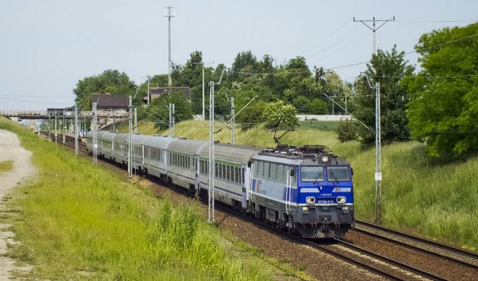 Objazdowe pociągi PKP Intercity z postojami w Pabianicach, Zduńskiej Woli i Sieradzu