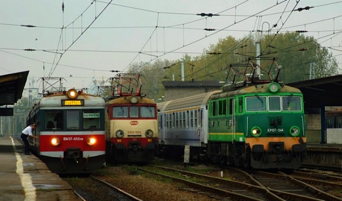 Kontrole pociągów wakacyjnych – IC i PR pod lupą UTK