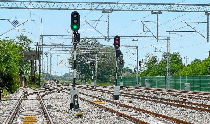 Nowoczesne technologie AŽD zabezpieczą węgierski korytarz kolejowy