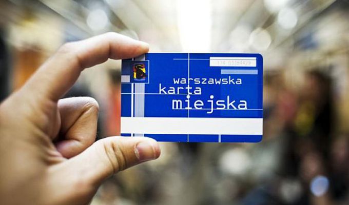 Warszawa: komunikacja miejska wciąż popularna