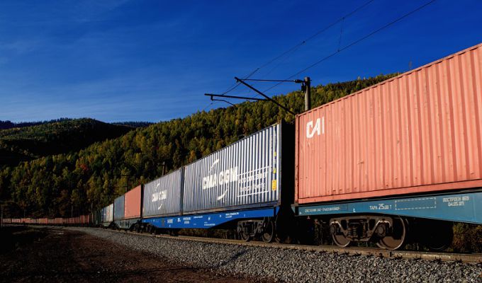 Wzrost ruchu kontenerowego między Europą a Chinami na trasach ULTC ERA