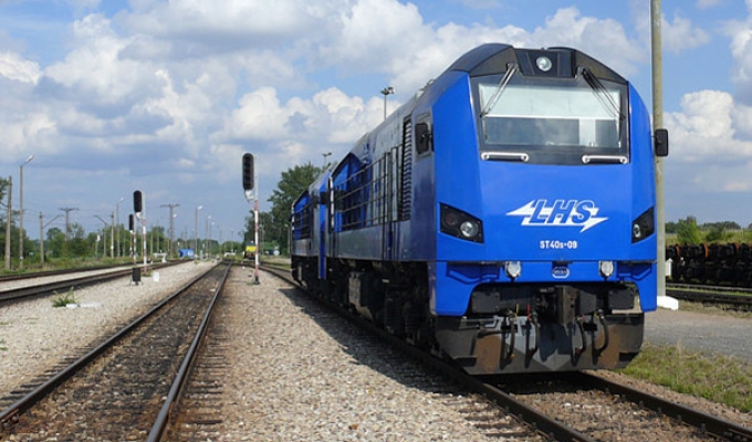 Newag i Pesa naprawią lokomotywy PKP LHS