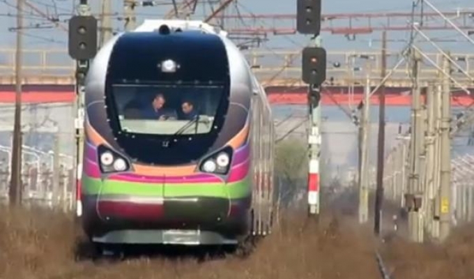 Nowy rumuński pociąg jest już na torach